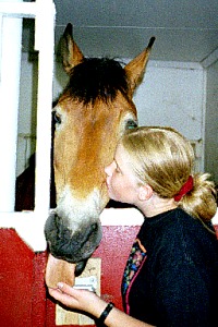 Helena och Rocky pussas